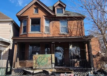 La Tercera Edad, “The Third Age,” is thriving at LA SED