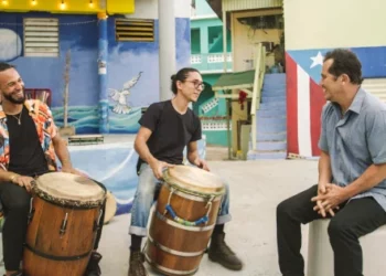 ‘Leguizamo Does America’ takes viewers on a road trip, Latino style