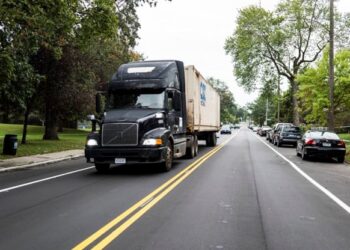 Southwest Detroiters want a truck route ordinance now