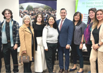 Representatives from eight Latino advocacy organizations across Michigan gathered at the offices of the Detroit Hispanic Development Corporation to reveal the results of a survey of Latino voters in Michigan and receive an organizing grant from the Hispanic Federation.