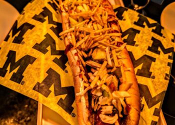 Footlong Currywurst