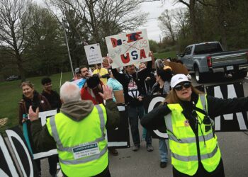 Hundreds Protest in Romulus Against Proposal to Convert Warehouse into ICE Detention Center