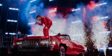 The Romantic Tour Dances Through Detroit for Two Nights